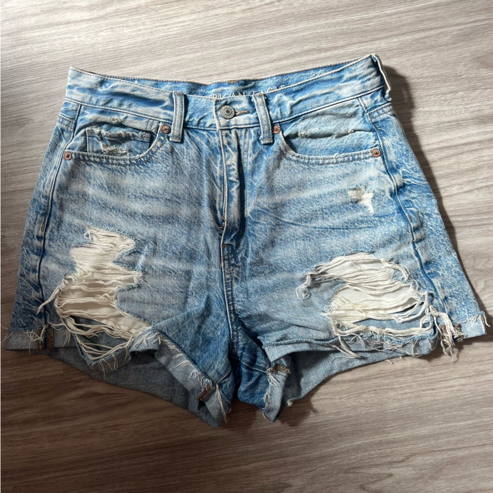 Light wash American eagle jean shorts